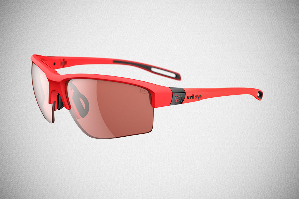 A Silhouette lança dois novos óculos esportivos da Evil Eye