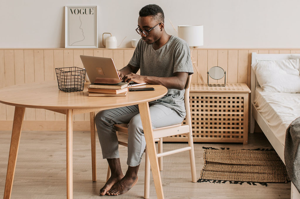 Home office e inverno contribuem para a síndrome do olho seco