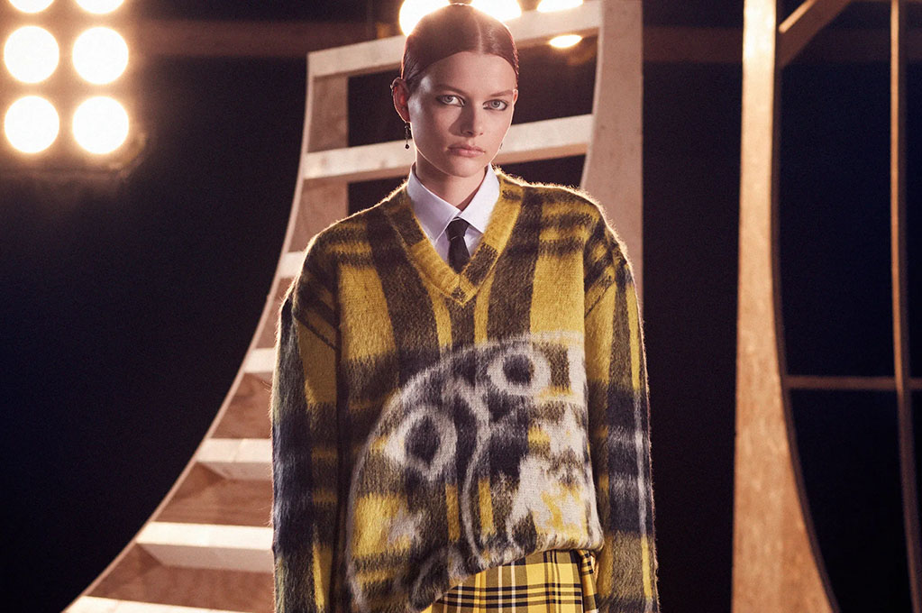 Mulheres triunfam na coleção pré-outono de 2022 de Christian Dior